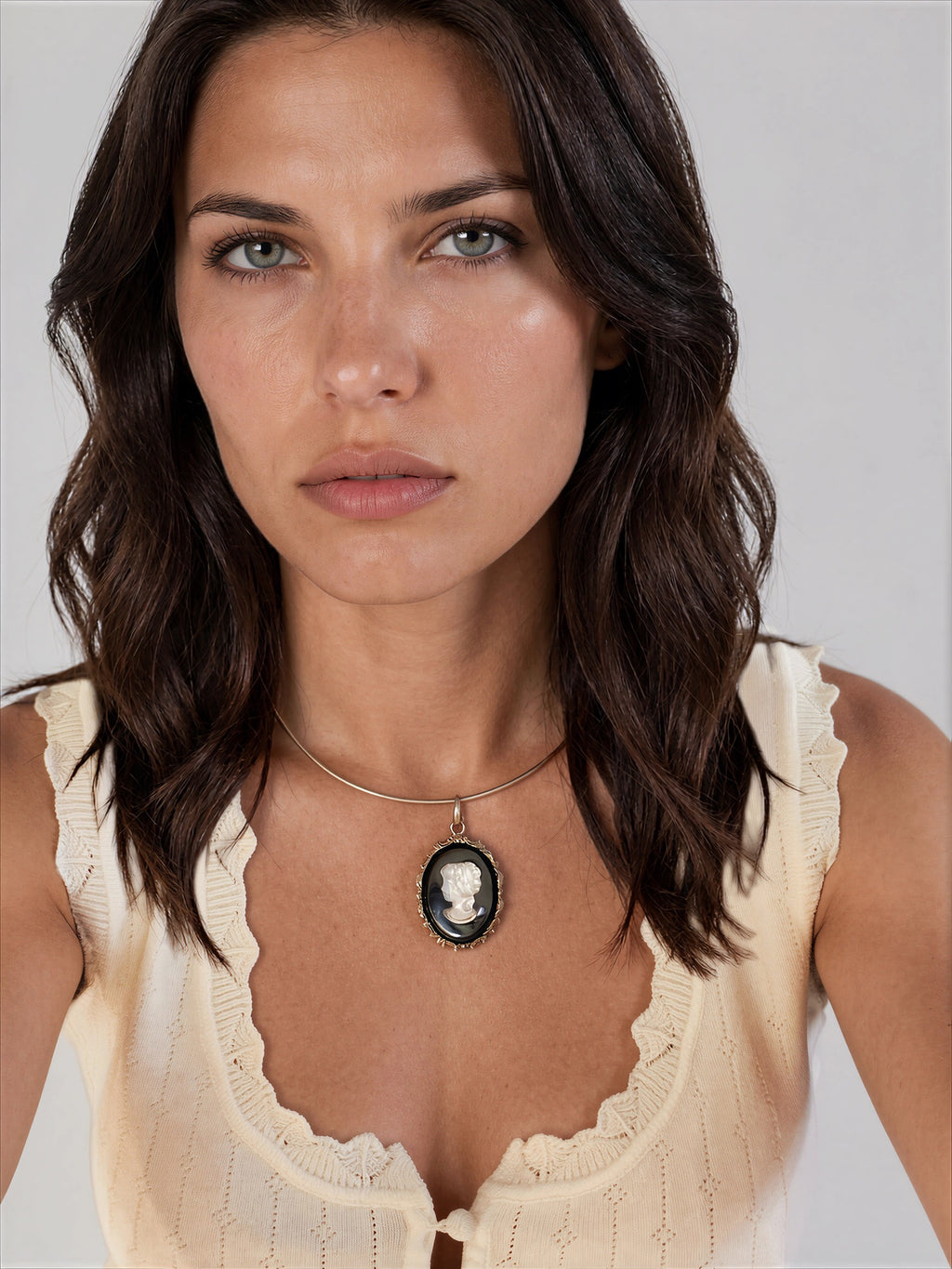 Cameo Chocker