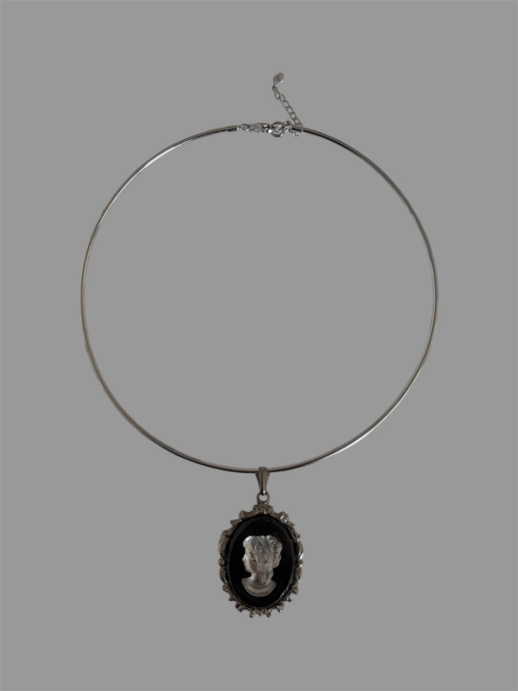 Cameo Chocker