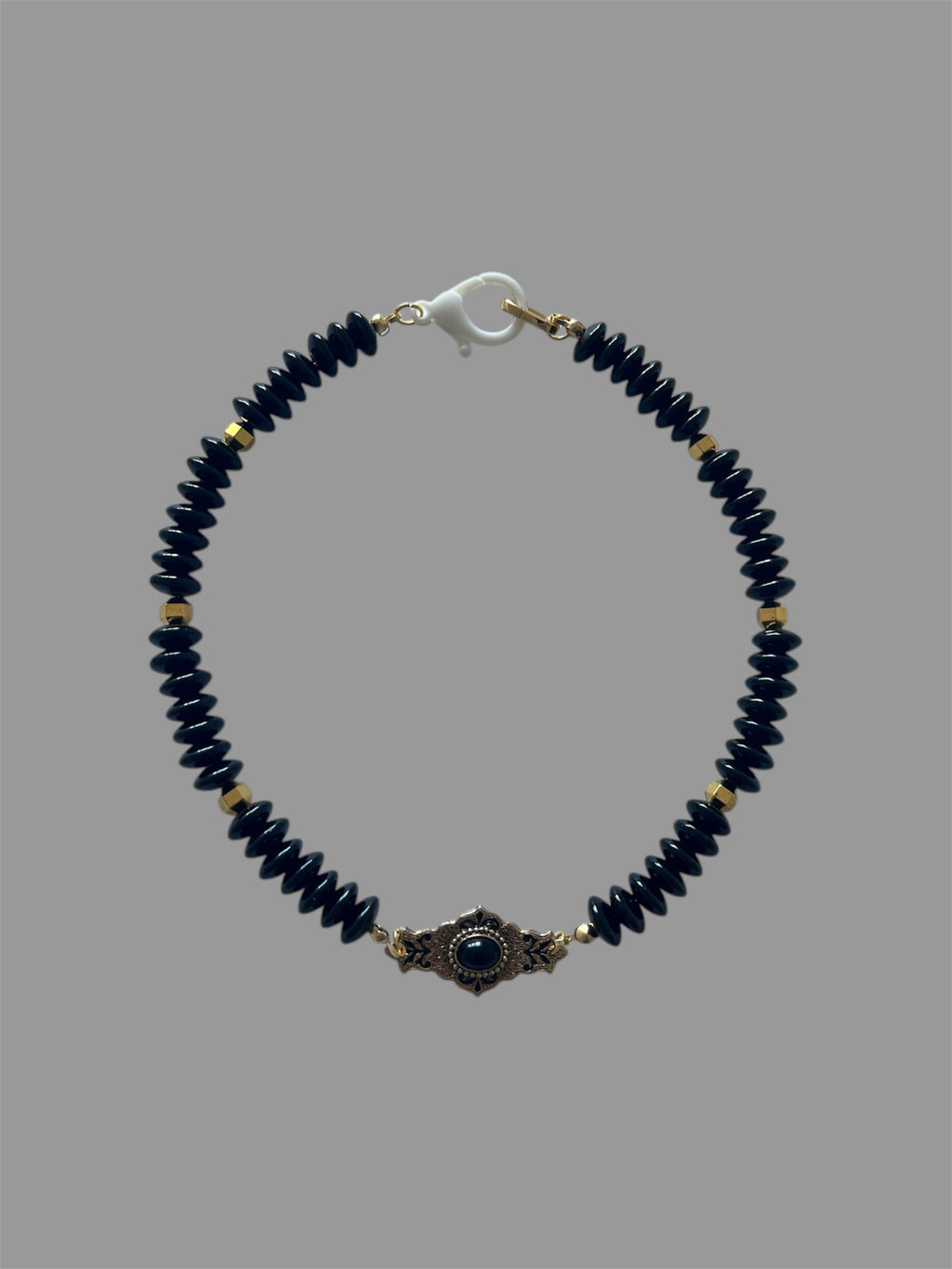 Onyx cabochon pin necklace