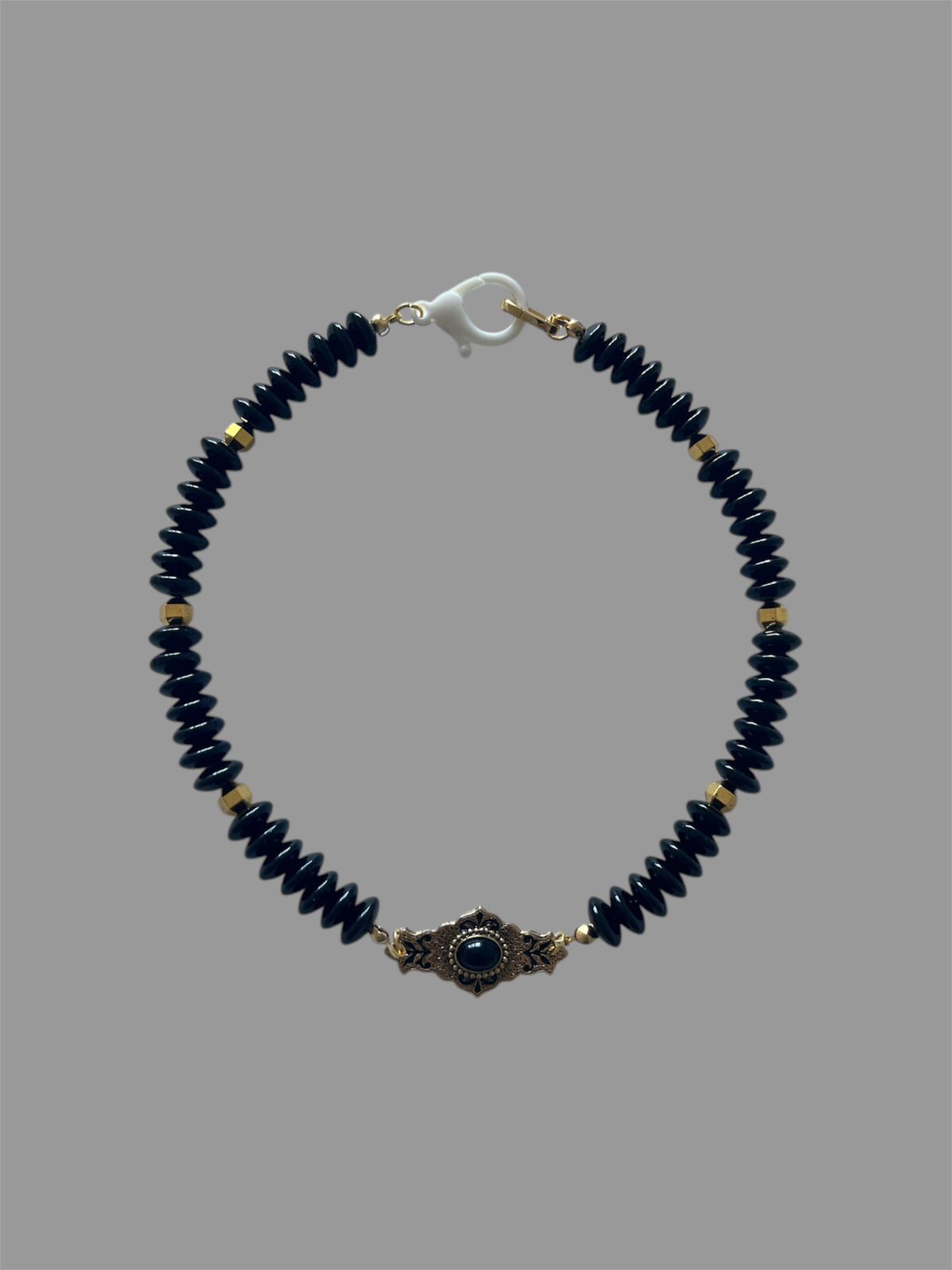 Onyx cabochon pin necklace