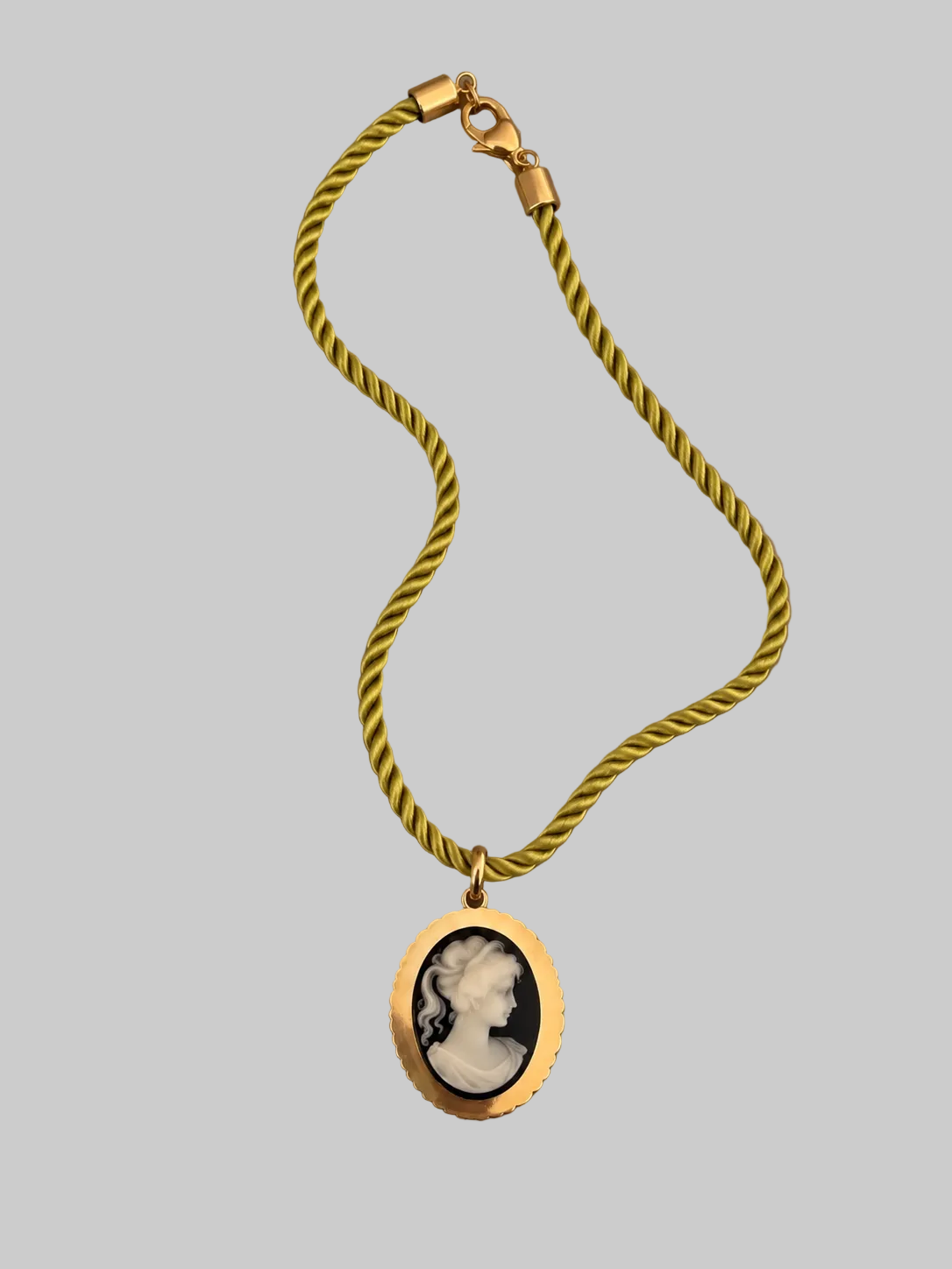 Chartreuse Small Rope Cameo